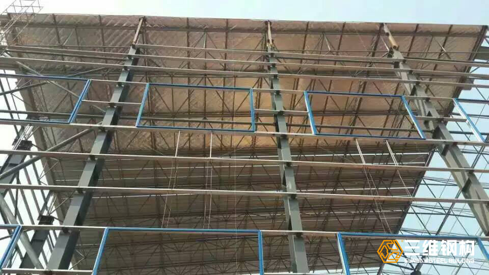 新黄金城hjc222钢结构安装图示