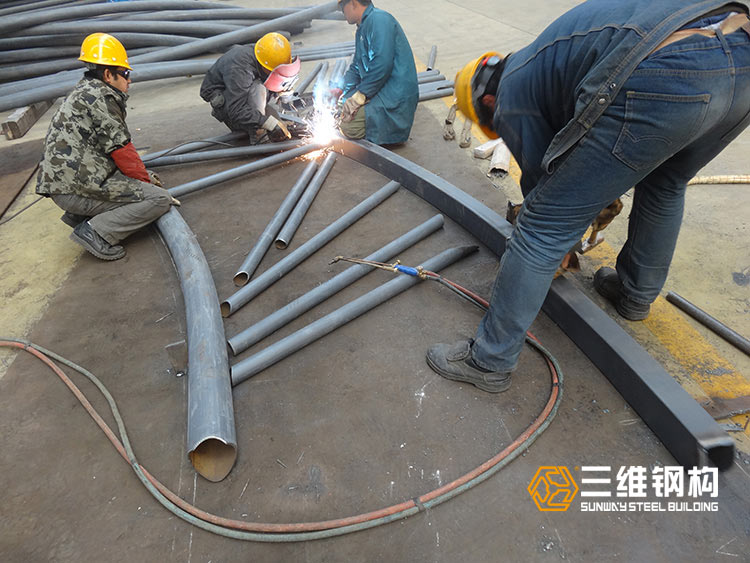 新黄金城hjc222钢结构工程立装法